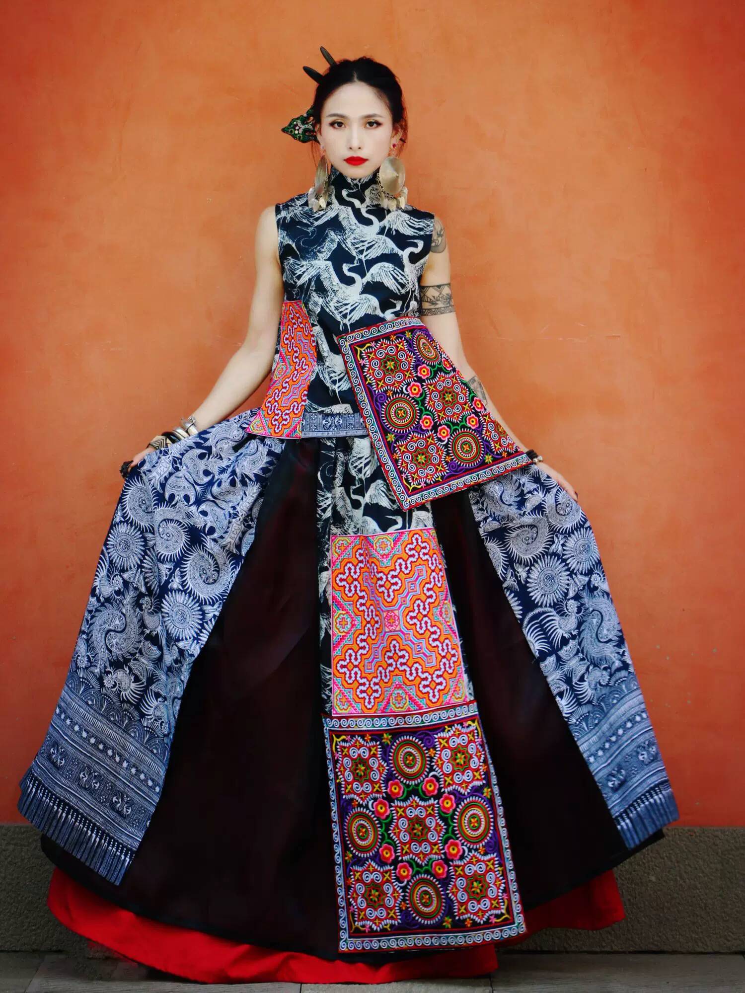 Ethnic Clothing & Online Fashion Store Khaadi Us - Tradycyjne stroje dziewczęce Miaojiang, haftowane kieszenie